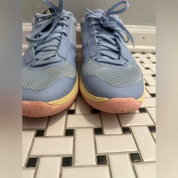 SOLD OUT
Nike Sky Blue Sneakers - Picture 6 of 8